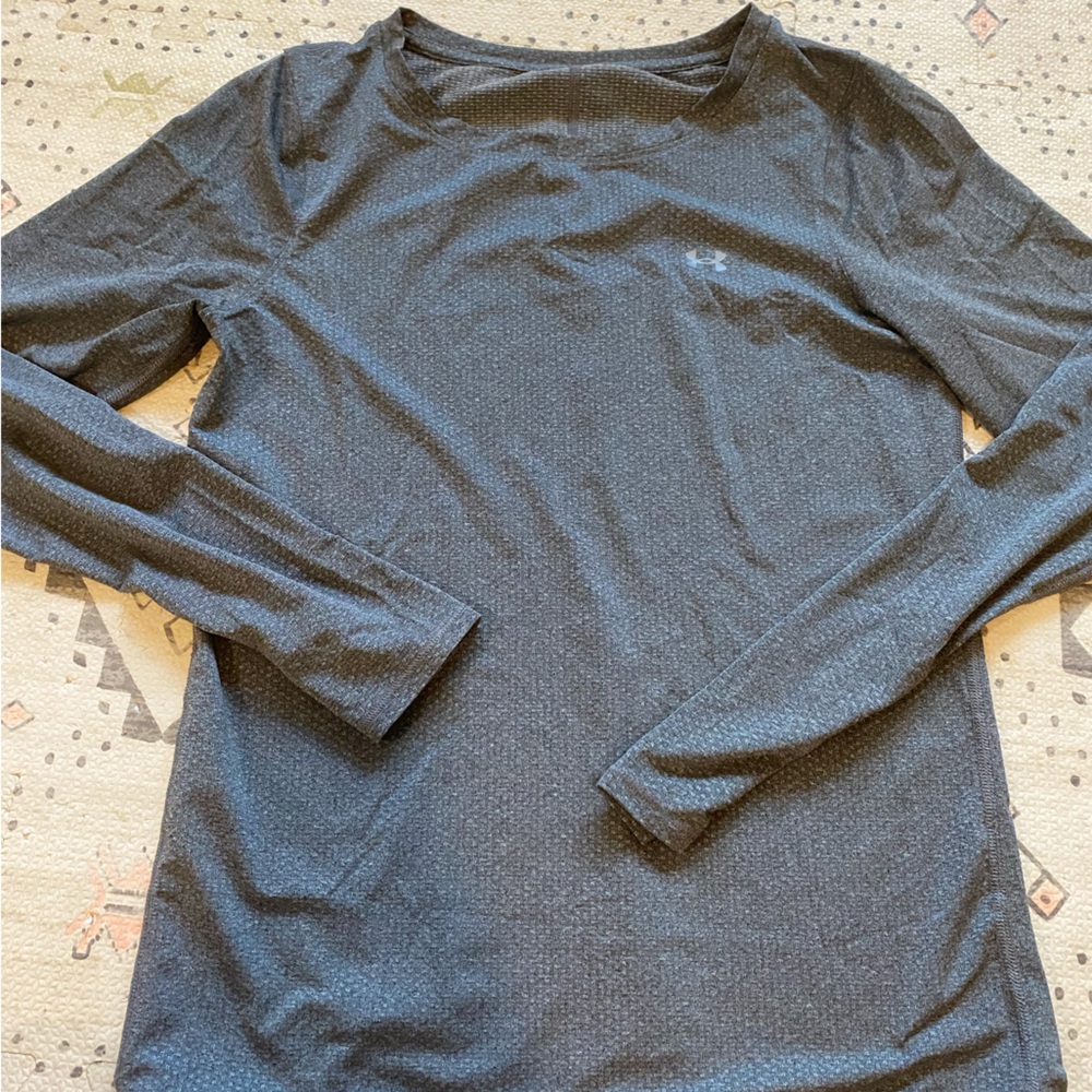 Under Armour running long sleeve